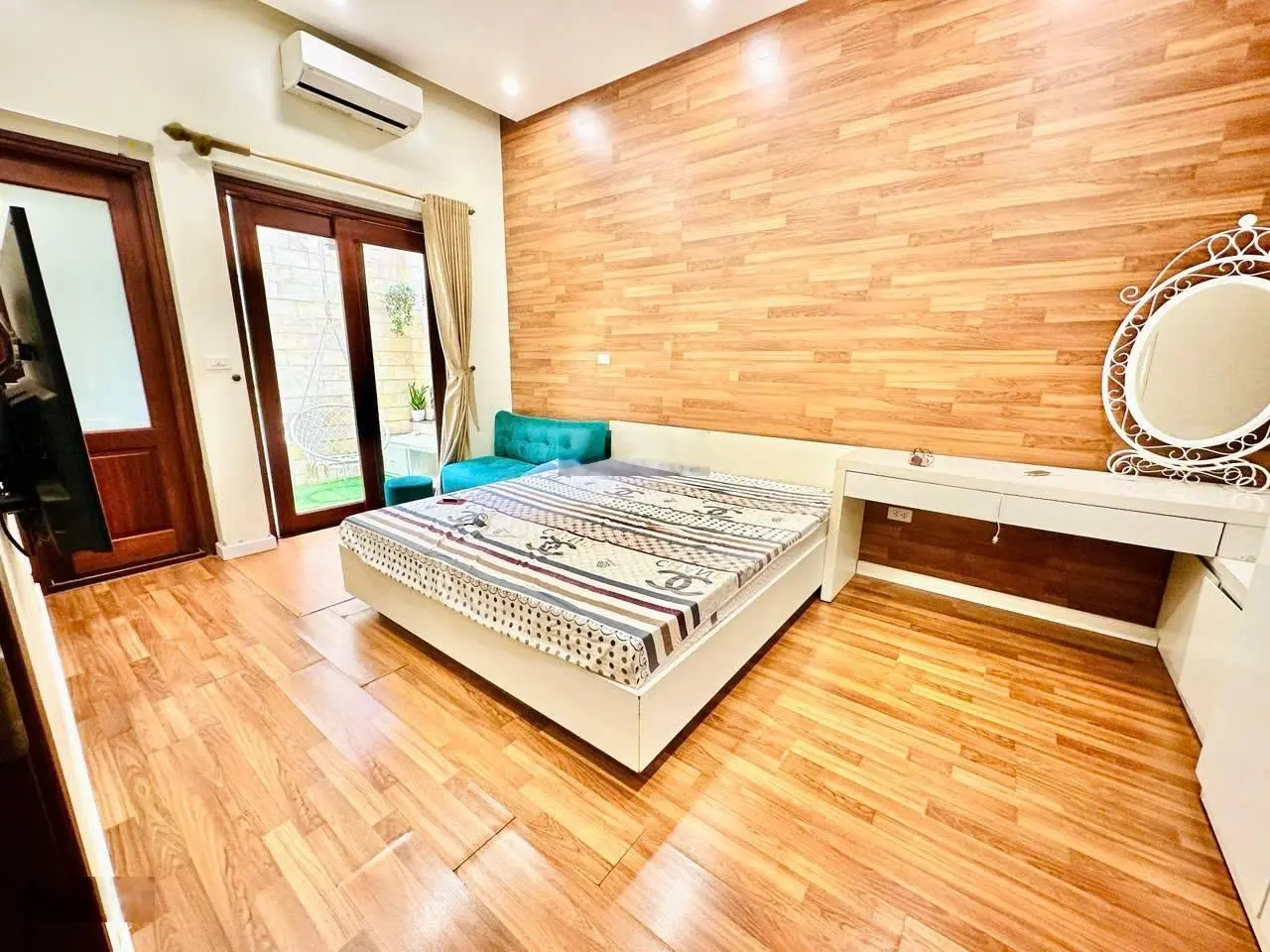 Bán nhà chính chủ đẹp - giá tốt tại hoàng hoa thám, 11.5 tỷ, 68m2 , sổ vuông đẹp