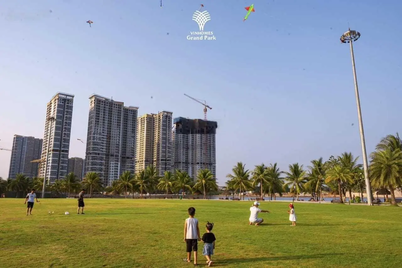 CĂN 2PN THIẾT KẾ QUÁ ĐẸP TẠI VINHOMES GRAND PARK CHỈ 2,360 TỶ ĐÃ CÓ SỔ THU NHẬP THUÊ TỪ 7,5TR - 9TR