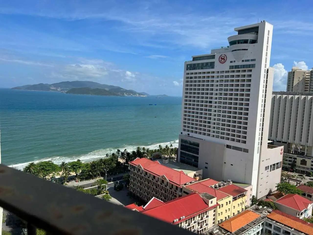 Bán căn studio Gold Coast view Biển, toà Nam, tầng cao, mặt Lý Tự Trọng