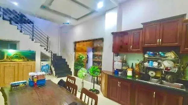Bán nhà 2 tầng đẹp - dt khủng ngang 8m - ngay ngã 4 bình phước - dt 98m2 - giá chỉ 5.xx tỷ.!!