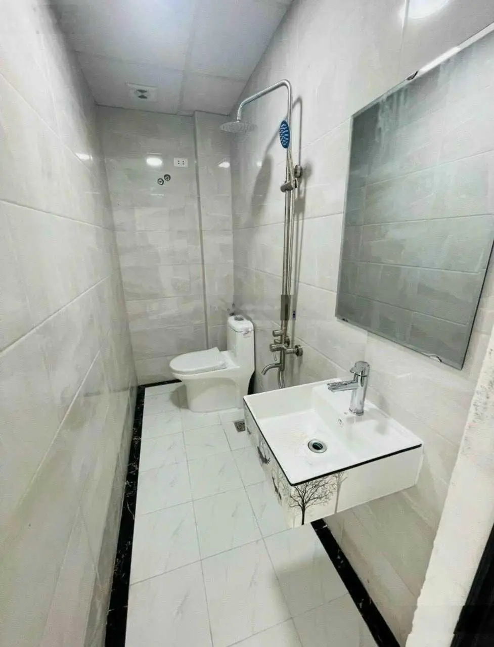 Nhà rẻ nhất Biên Giang 4t x 32m2 giá chỉ 2.5 tỷ ô tô đỗ gần 700m ra tới cầu Mai Lĩnh 2,5km bến xe
