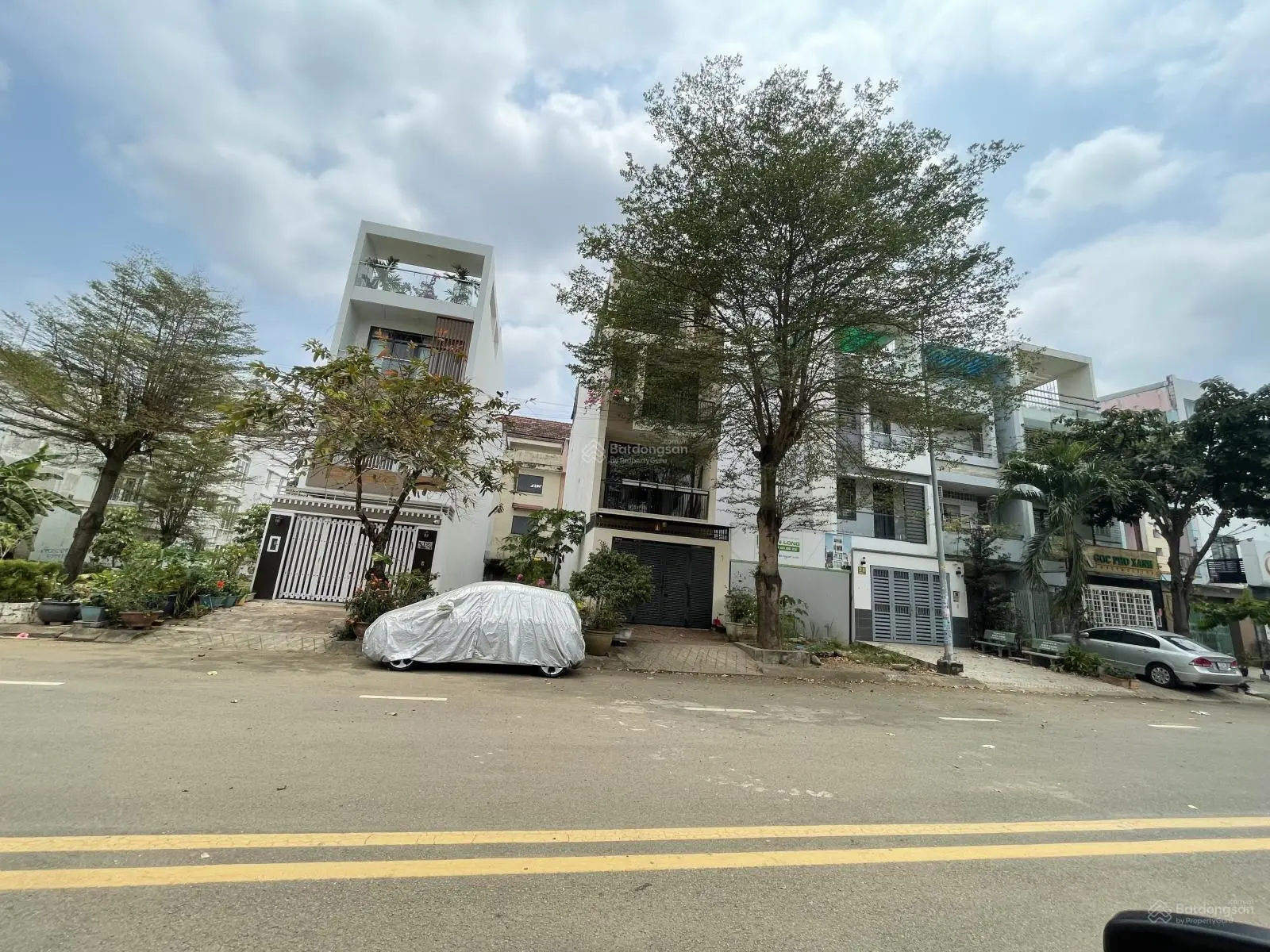 Bán lô đất 2 mặt tiền đường D1 KDC Nam Long Q9. 5 x 23m Vạt Góc
