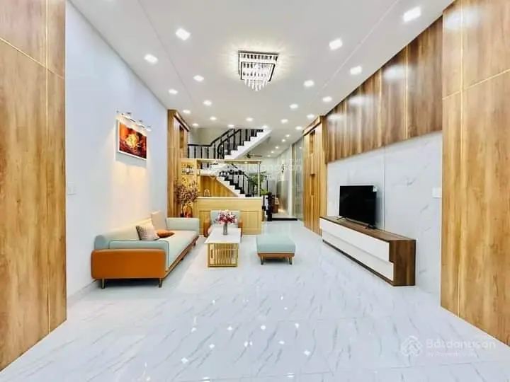 Cô Sáu cần bán nhà hẻm 5M Đ. Trường Sơn Quận 10. Giá 3tỷ7, Diện tích 45m2