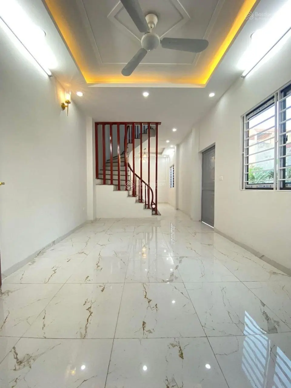 Căn lô góc 47m2x3T, gần chợ Đông La, 5 phút Penika Tố Hữu