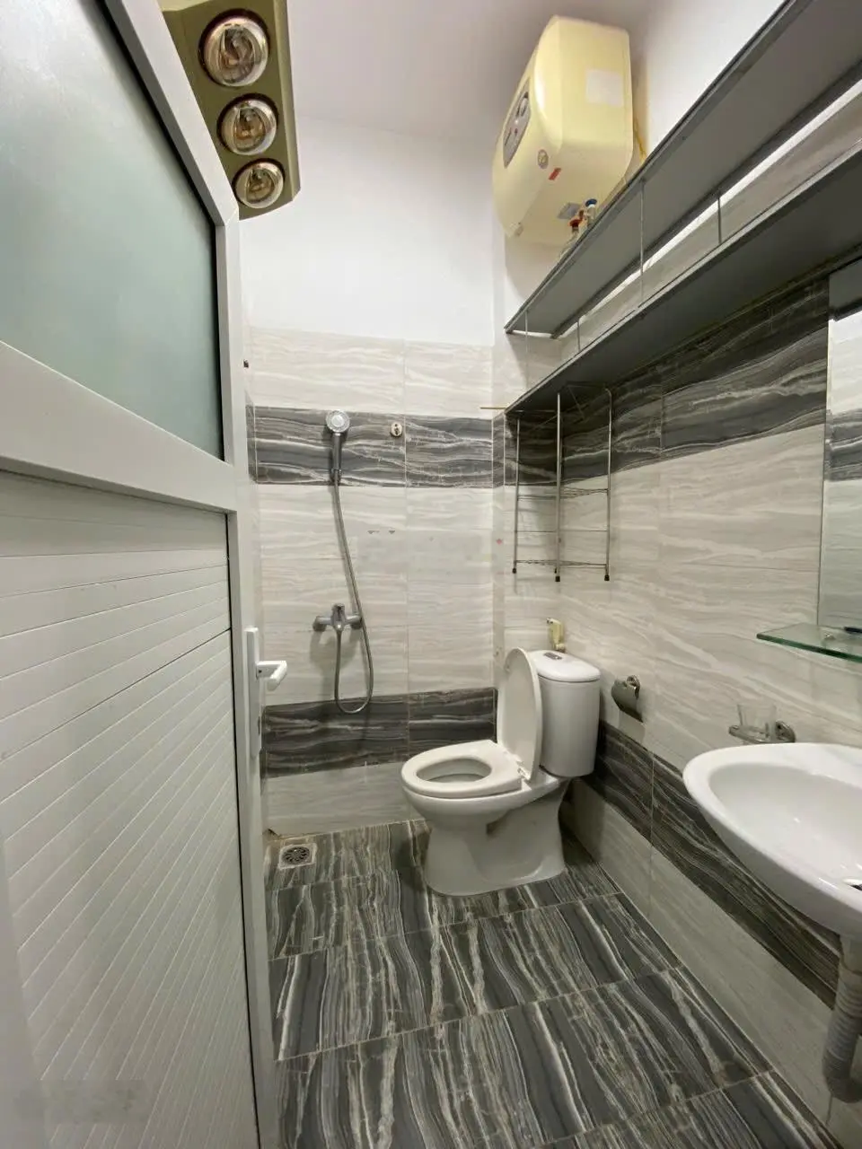 Bán nhà Phú Đô, DT 35m2, 4 tầng, 4 ngủ. Giá 6.25 tỷ