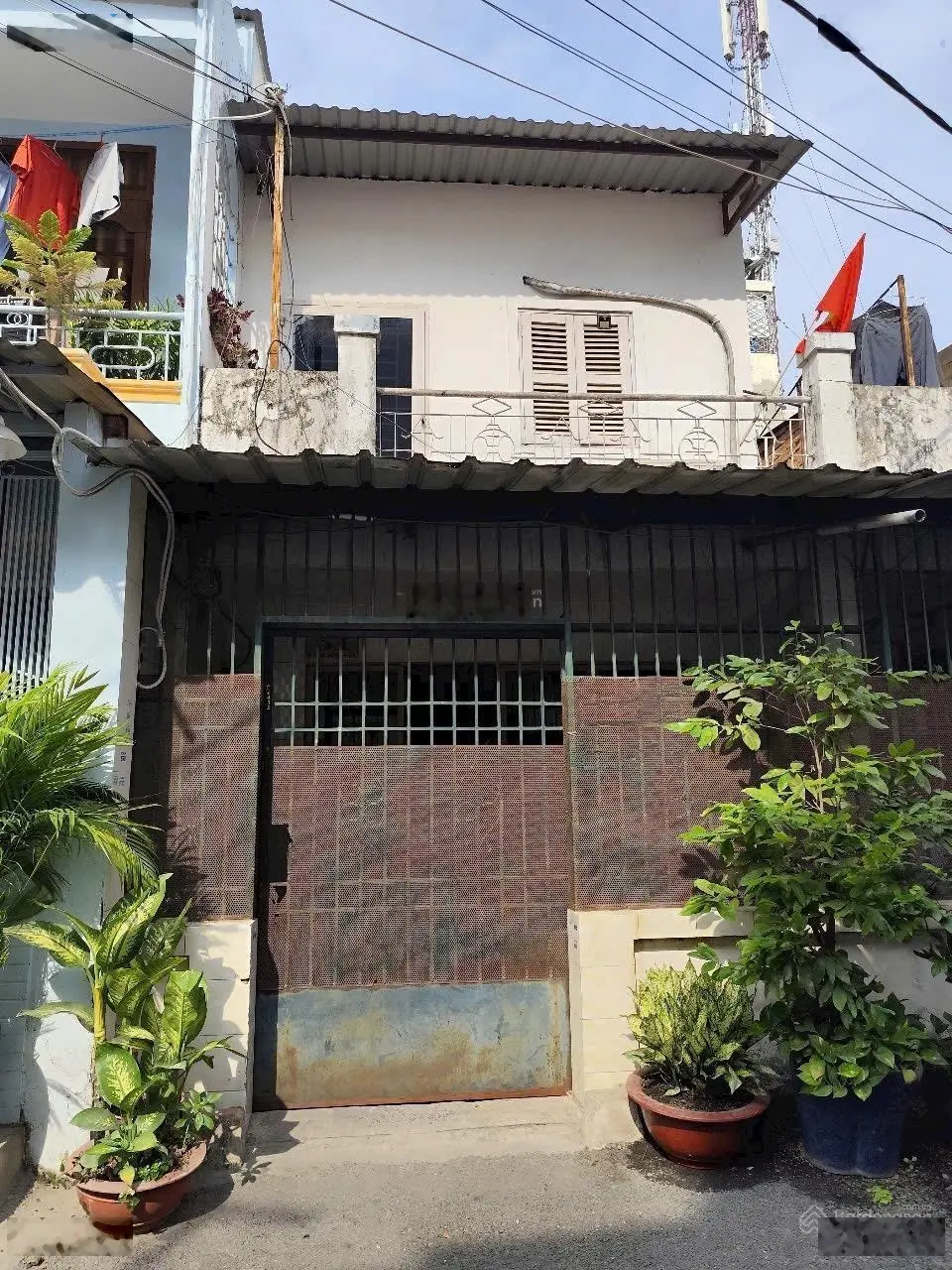 Nhà bán trệt, lầu cũ tiện sửa chữa -5 x 15-75m2 mặt tiền số 8m P4Q8- Giá: 7tỷ8 sổ hồng riêng.