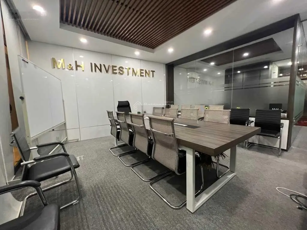 Bán toà nhà siêu khan hiếm mặt tiền Lê Hồng Phong - Quận 5. DT = 212m2. Giá chỉ: 200 tỷ (TL)