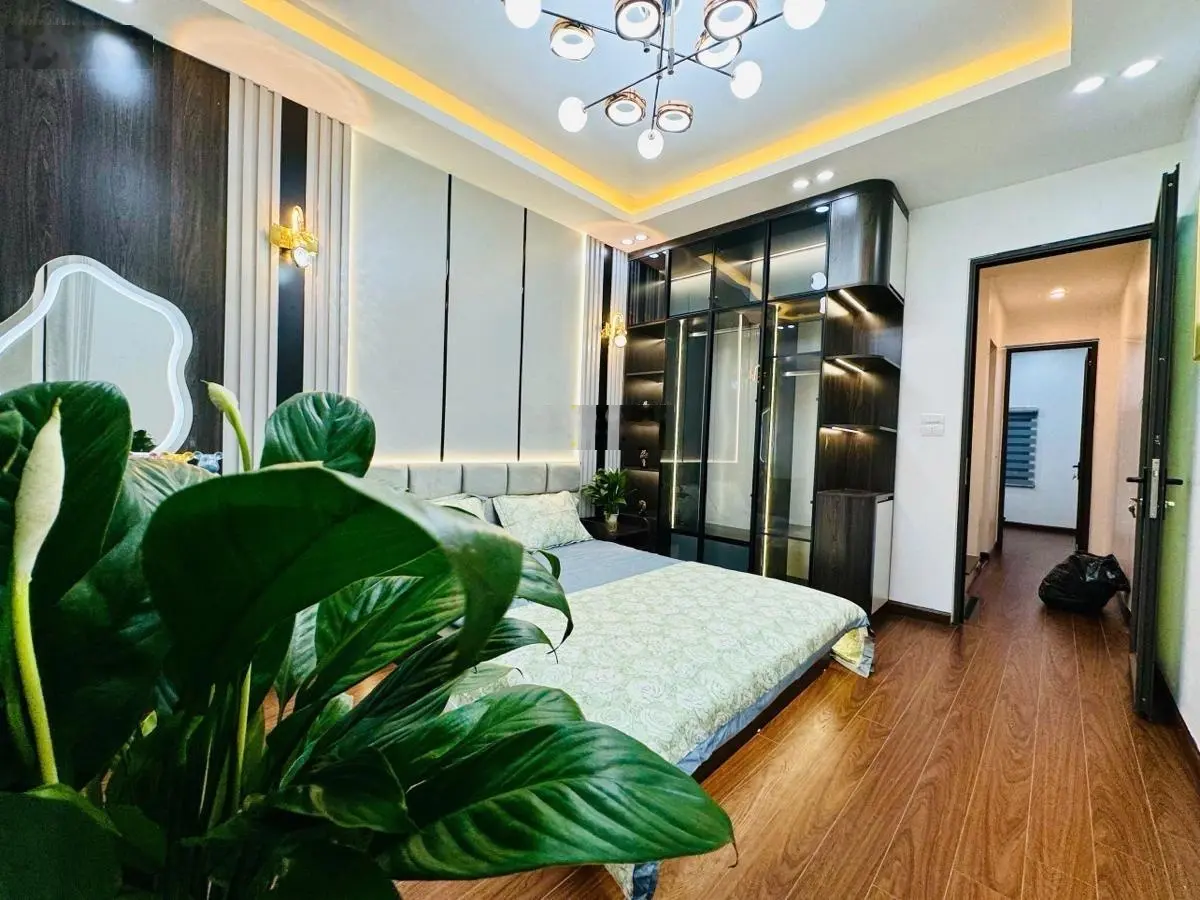 Bán gấp -phố hoàng văn thái 38m*4t- phân lô quân đội - ô tô đỗ cổng- xem là ưng-sđcc- ở luôn
