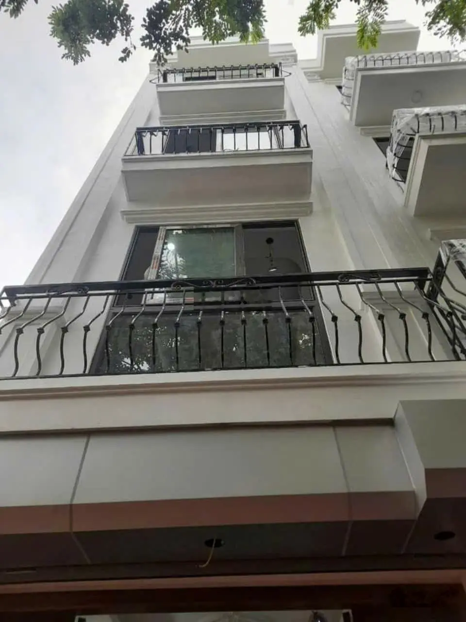 NHÀ MỚI ĐẸP Ở LUÔN, GIÁ HỜI, Ở SƯỚNG, VỊ TRÍ TRUNG TÂM LONG BIÊN, HÀ NỘI