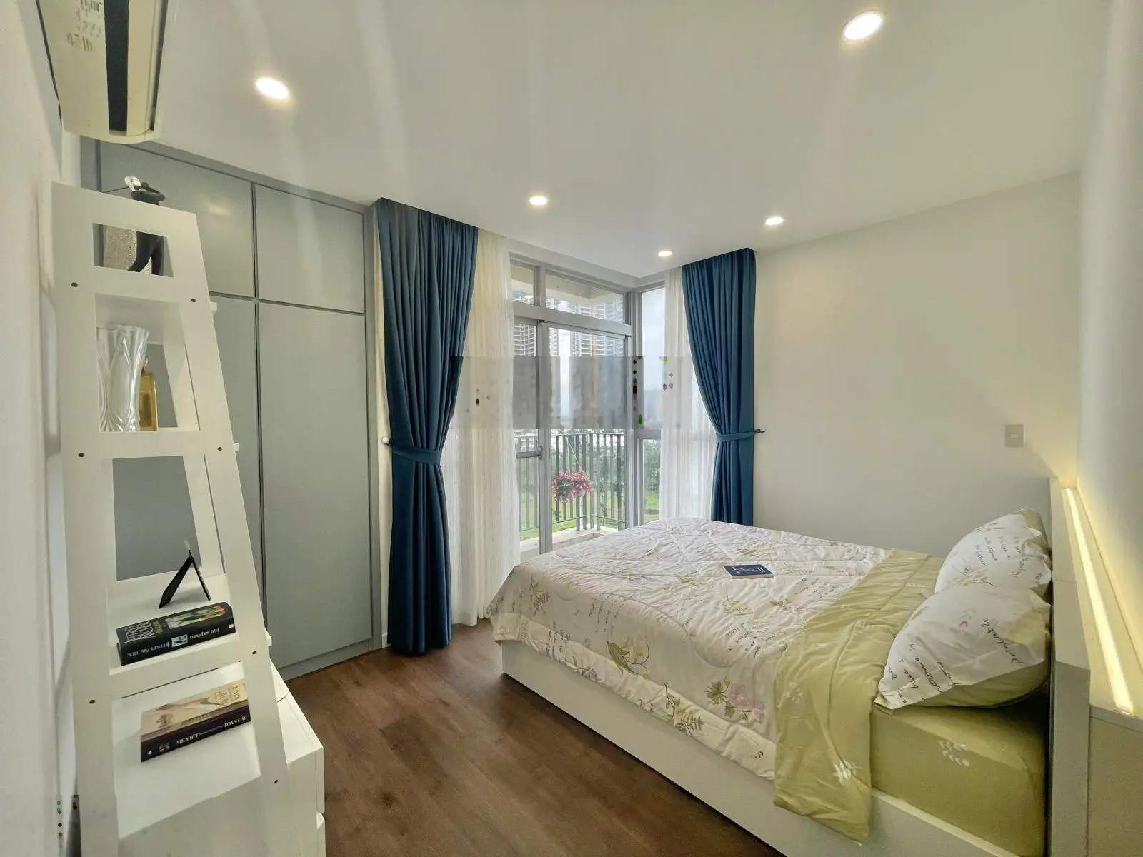 Bán gấp căn hộ Star Hill, Phú Mỹ Hưng giá tốt nhà đẹp