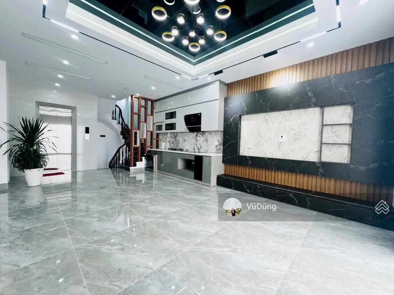 Bán nhà phân lô Phúc Đồng 918, Long Biên DT 50M2, 8 Tầng, MT 4.3M, Vỉa hè, ô tô tránh, lô góc.