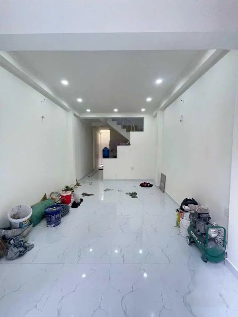 Bán nhà 2 tầng HXH gần Cách Mạng Tháng 8 phường 5 Tân Bình, giá chỉ 7,2 tỷ