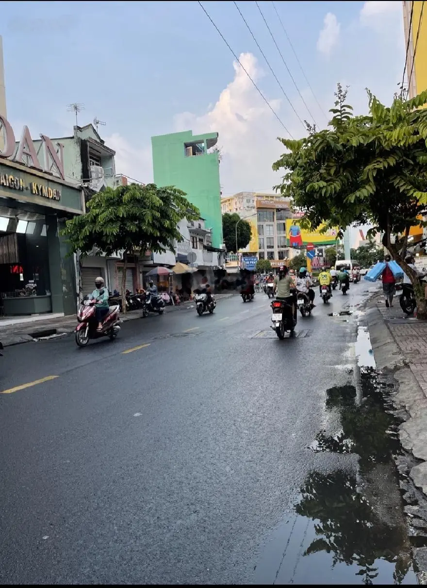 Bán nhà mặt phố 100 Bình Thới, 10,7 tỷ, 55m2, view đẹp, nhiều tiện ích