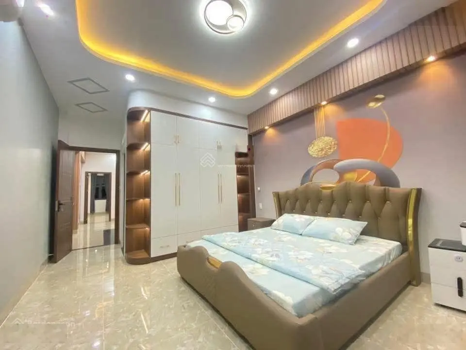 Nhà 3 lầu gần làng đại học quốc gia