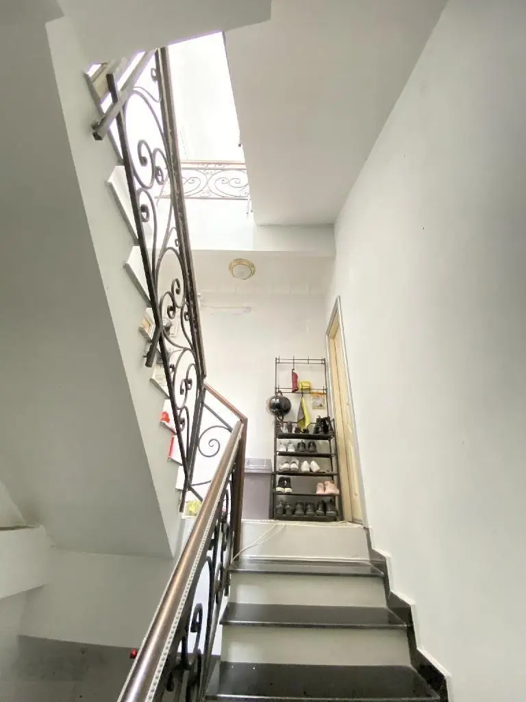 Bán nhà sát MT đường Nguyễn thị tần-chợ rạch ông p2 Q8(4,1x13)5 tầng,HXH giá 9,95 tỷ, pháp lý chuẩn
