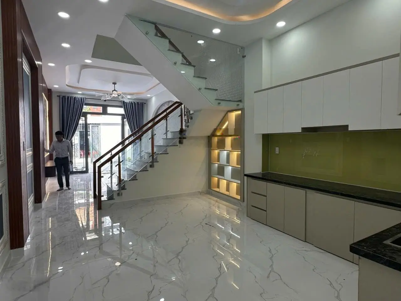 Bán nhà hẻm xe hơi khu công nghiệp Cầu Tràm, sổ hồng chính chủ. LH: 0776 790 ***