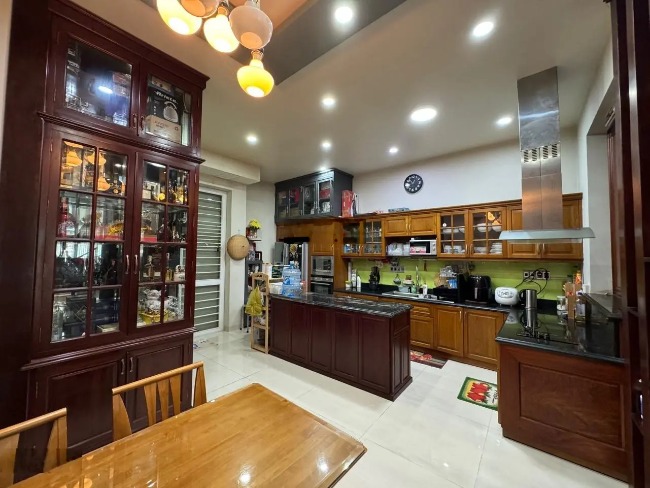Bán nhà riêng chính chủ, mặt tiền đường Hùng Vương. Ngang 5m.Cần bán gấp có thiện chí thương lượng.