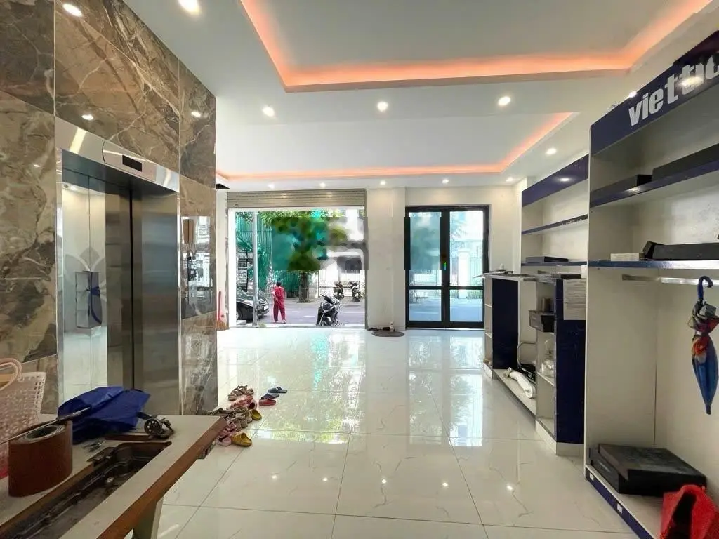 Cần bán liền kề Kiến Hưng Luxury giá 18,5 tỷ VND, 70m2, 4 phòng ngủ