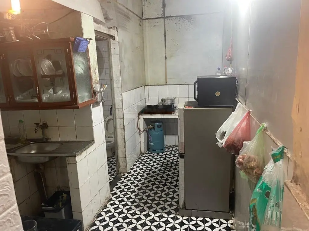 Bán nhanh mặt phố đường Bưởi đoạn gần công viên Thủ Lệ 3 tầng 40m2 giá chỉ 10.8 tỷ