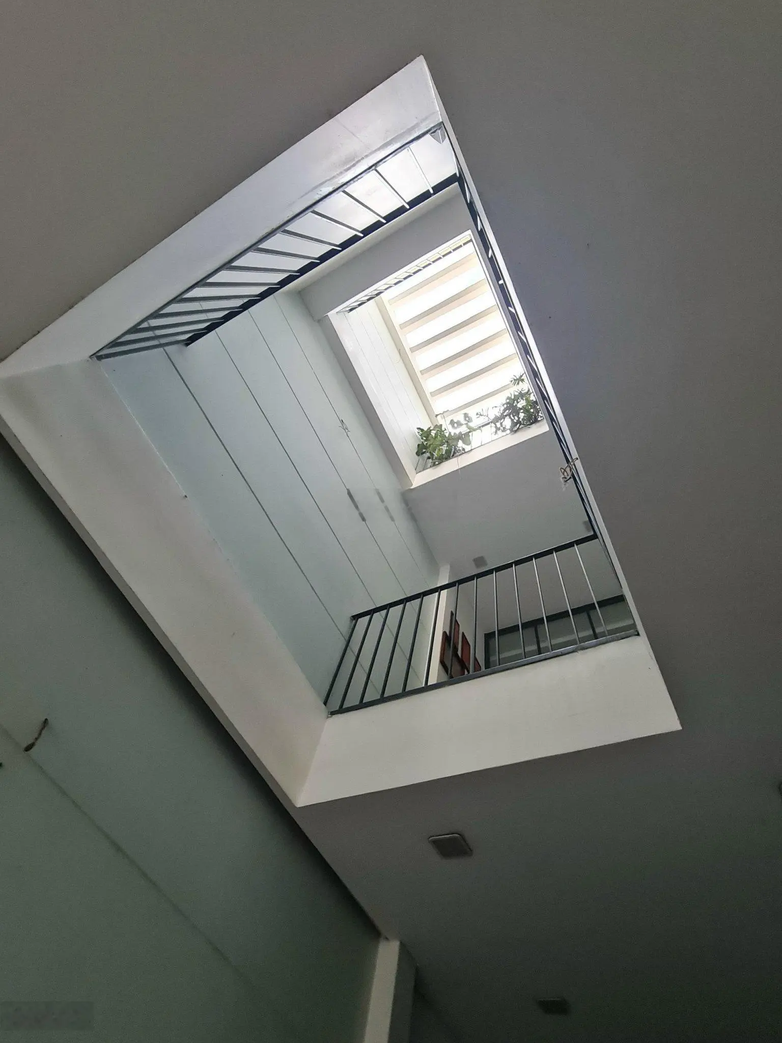 Hẻm 6m Trường Chinh, vị trí khu vip, nhà đẹp 4 tầng, DT 63m2