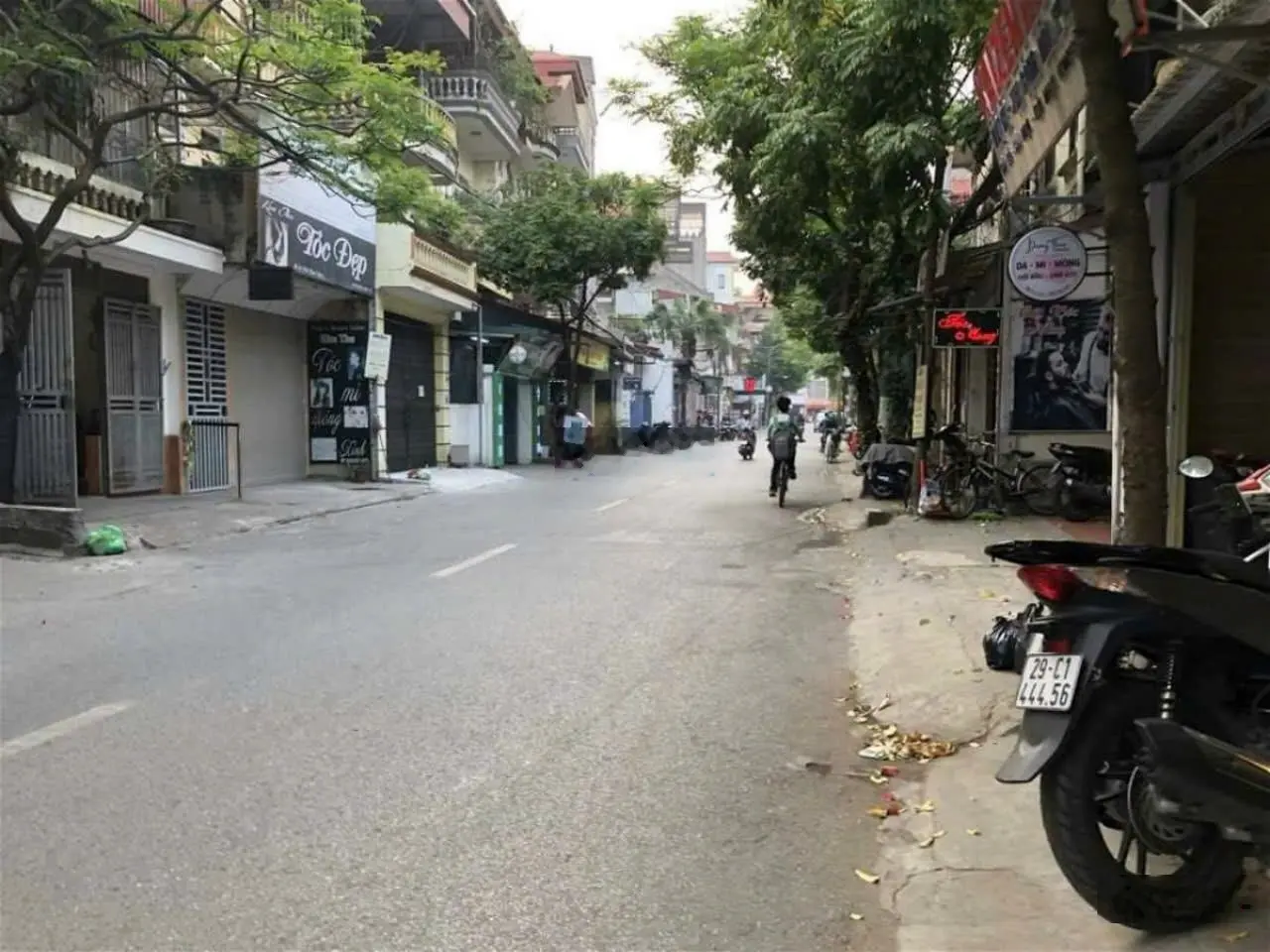 Bán nhà phố Trần Bình đường thông, vỉa hè, kinh doanh, gần chợ 55m2 17 tỷ