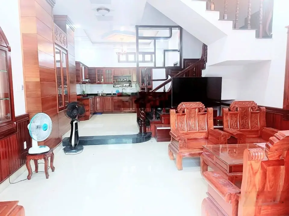 Nhà đẹp 3 tầng ngay chợ phước long b đỗ xuân hợp quận 9 - hẻm xe hơi 8m - nhỉnh 8tỷ thương lượng