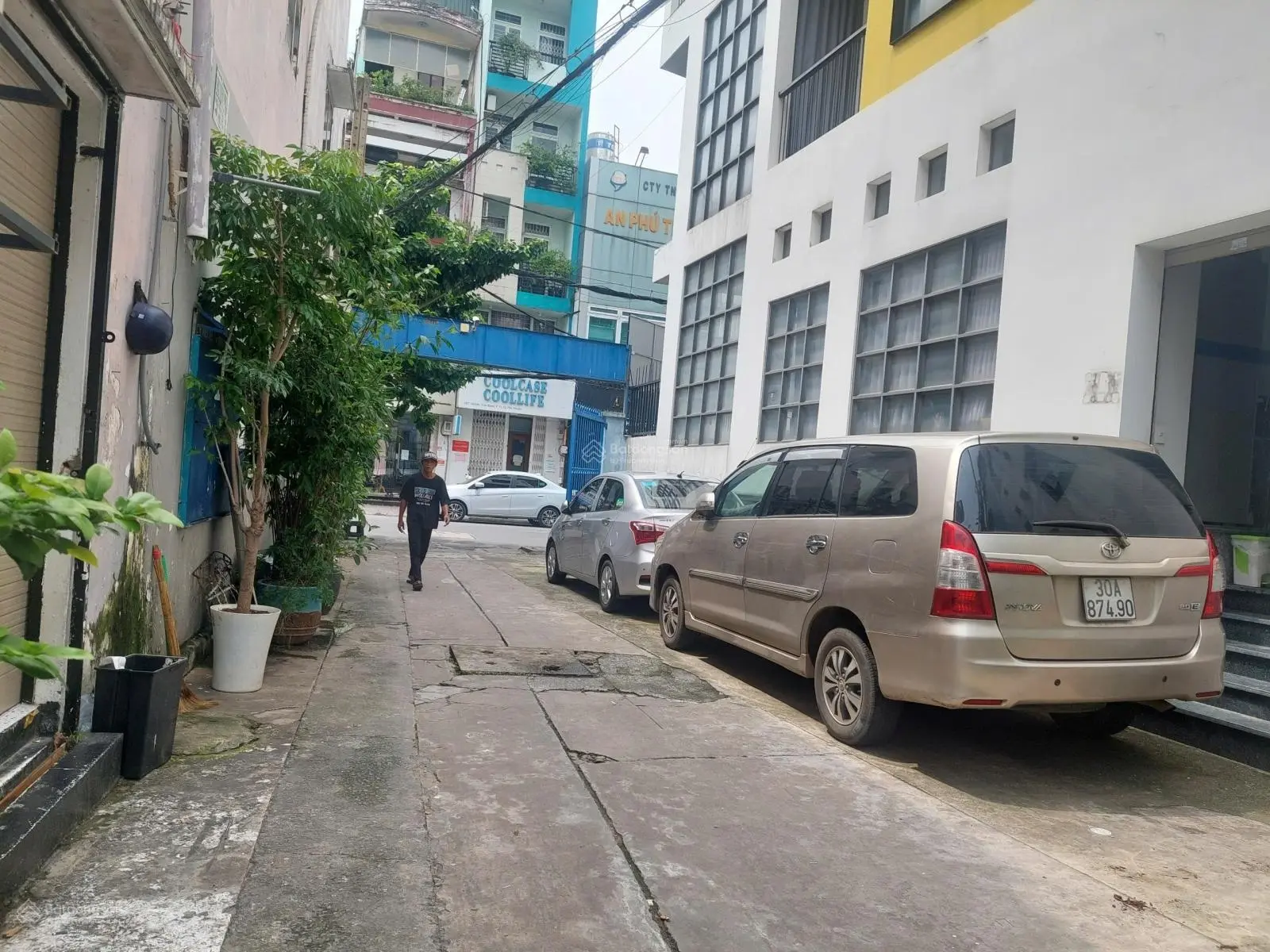 Bán nhà cấp 4 - 2 MT hẻm tại Huỳnh Văn Bánh, P.14, Phú Nhuận - DT 4 x 22.5m - giá chỉ 17 tỷ!