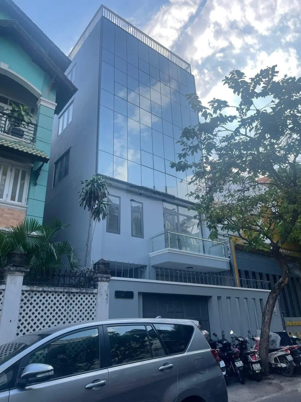 Bán nhà mặt tiền 177 Hoa Lan, P. 2, Quận Phú Nhuận - kết cấu 1 hầm 1 trệt 4 lầu