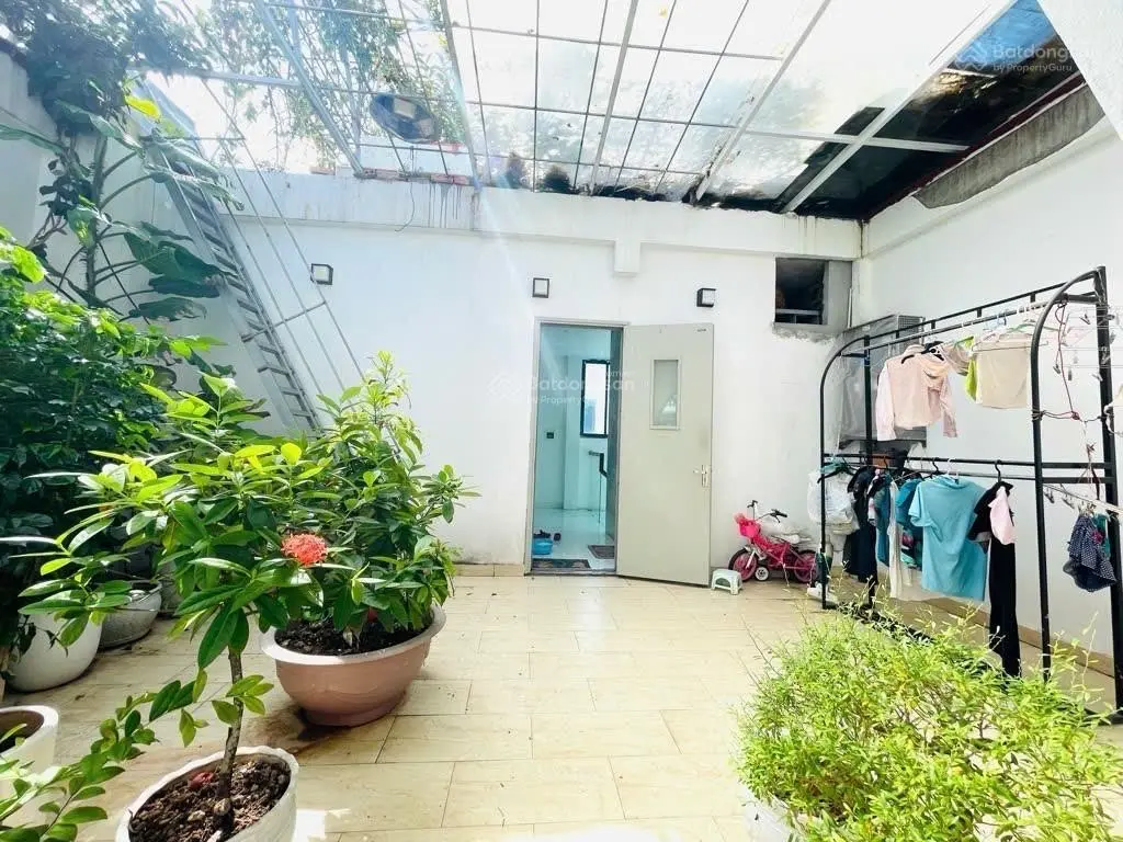 Cần bán liền kề Kiến Hưng Luxury giá 18,5 tỷ VND, 70m2, 4 phòng ngủ