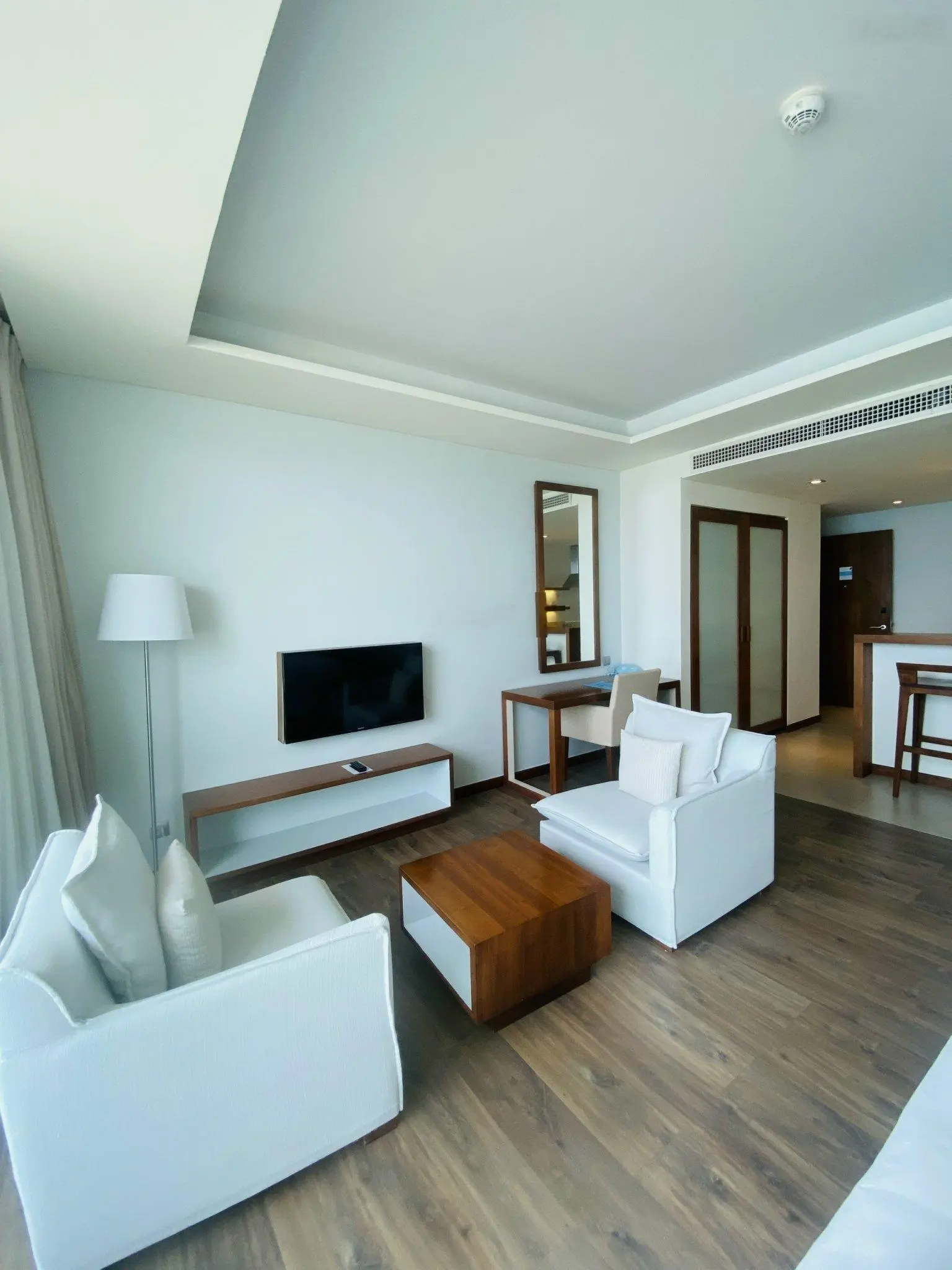 Vợ đổi ý nên giờ không xuống tiền 50% căn hộ view biển Mỹ Khê nên cần cắt lỗ 100tr