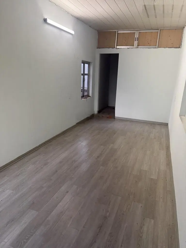 Bán nhà 3 tầng, đẹp, 2 mặt tiền, lô góc, đang kinh doanh, 30m2 giá 4.2 tỷ