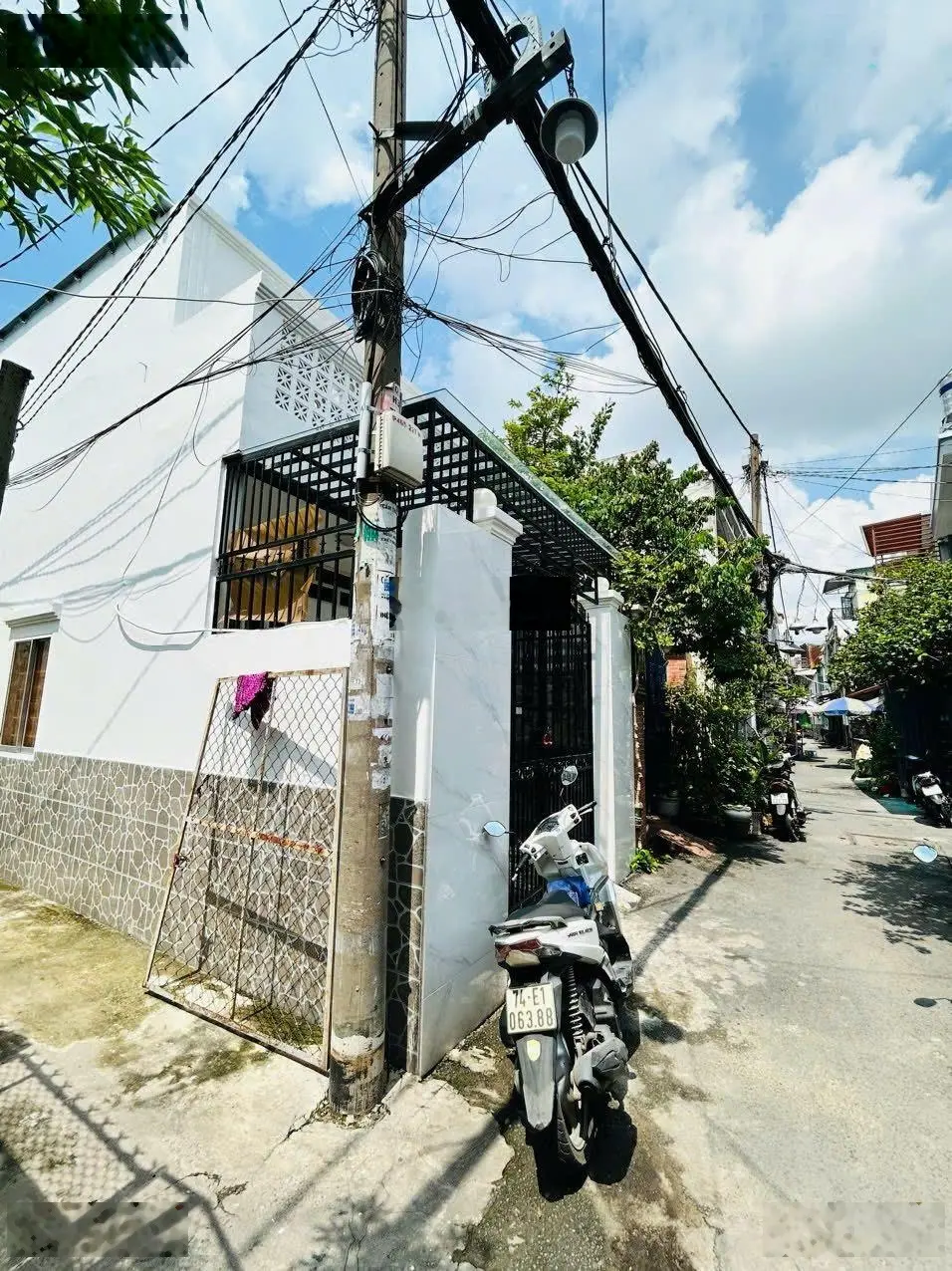 Chính chủ bán nhà 1 trệt 1 lầu 2 mặt tiền hẻm thông thoáng. 1 sẹc hẻm 107 Quang Trung P10. DT 52m2