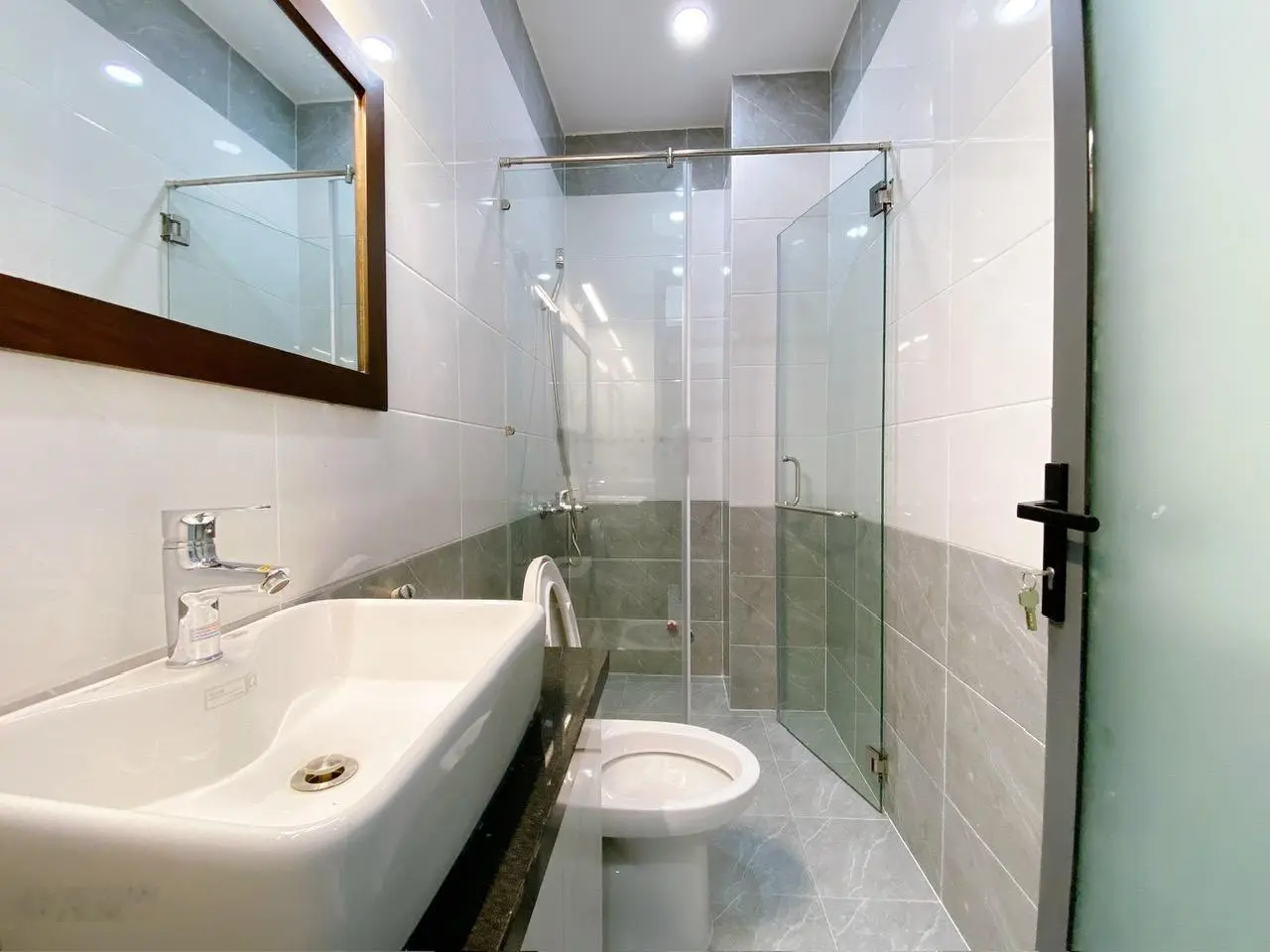Bán NR 4PN, 5WC, 80m2 tại Đào Tông Nguyên, 6,8 tỷ VND
