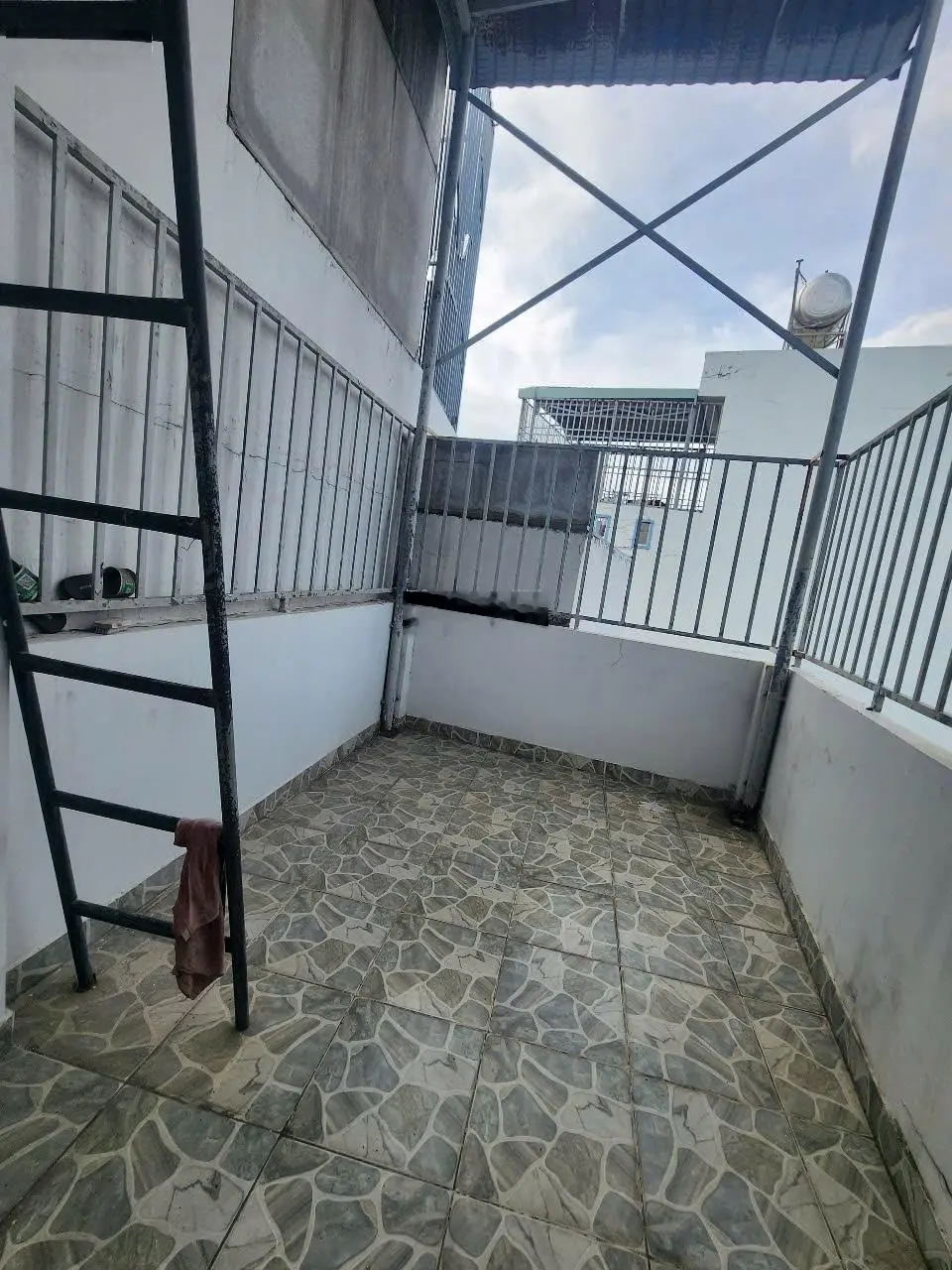 Phú Lâm Q6 (3.85x15) Đúc 3.5 tấm 4 PN cách MT 20m