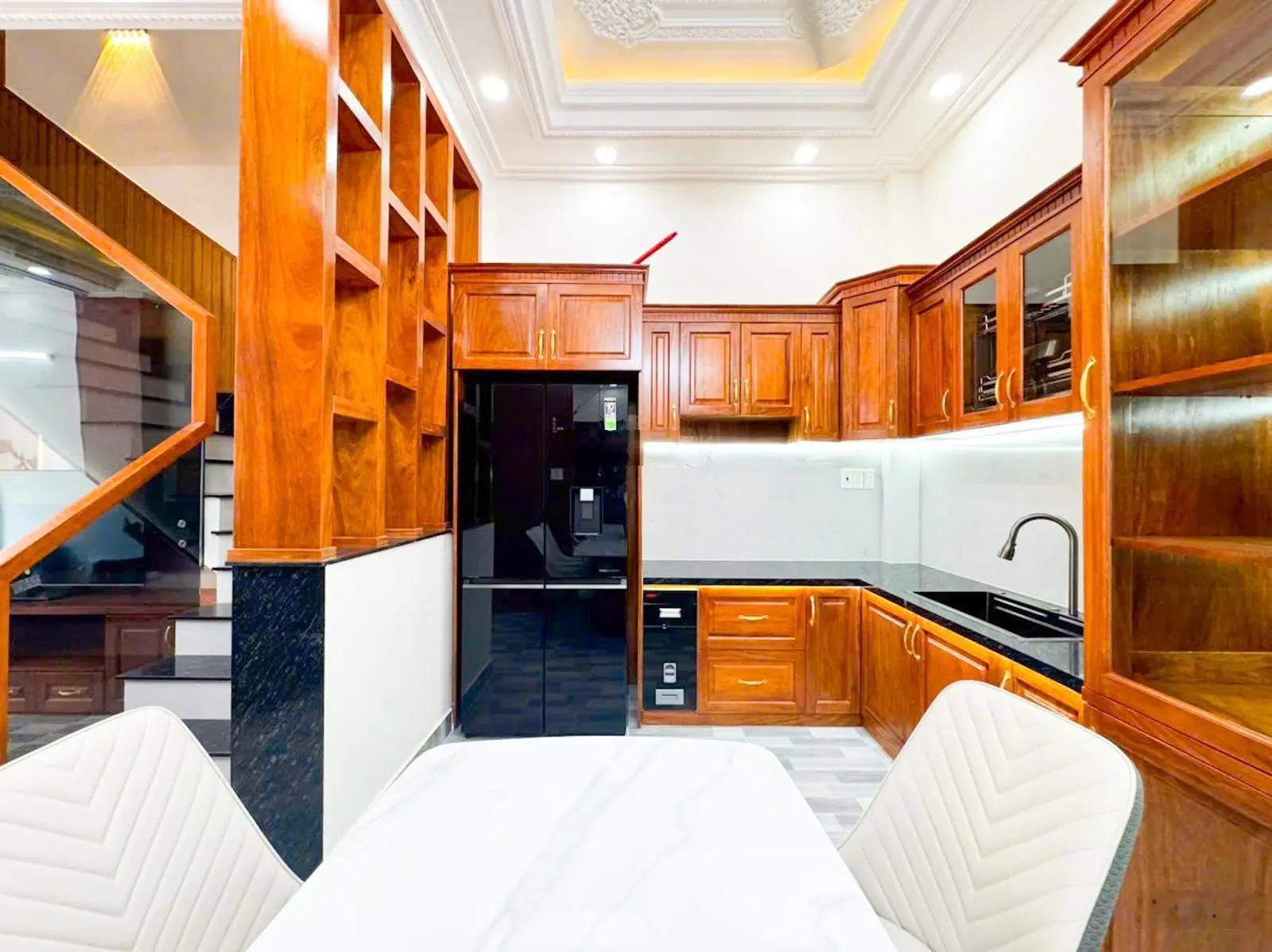 Bán nhà sổ riêng 50m 4 tầng full nội thất đường xe hơi thông Đào Tông Nguyên TT Nhà Bè