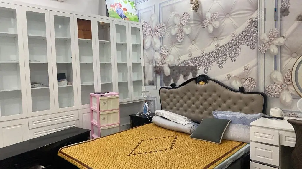 Gấp rẻ 2 tỷ. bán nhà mặt tiền 4 tầng, (6mx20m), tặng nội thất 2 tỷ, đường phạm thế hiển, quận 8