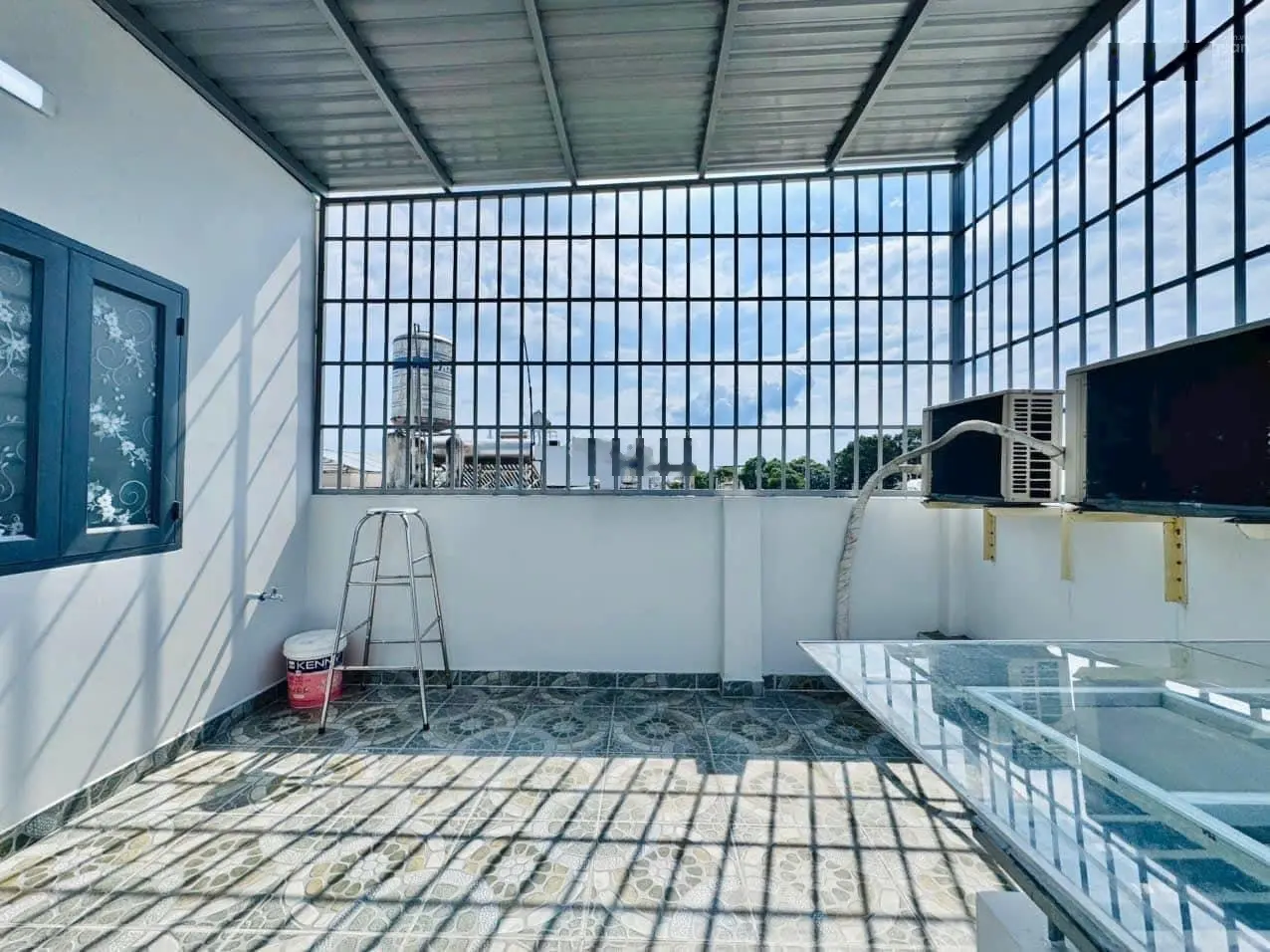 Chính chủ cần bán nhanh nhà đẹp Nguyễn Văn Nghi- GV. DT: 64m2. GIÁ 3TỶ560. Cho thuê 18tr/th. Sổ sẵn