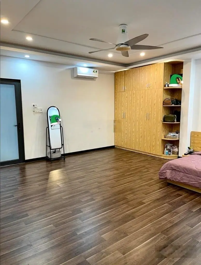 Bán nhà biệt thự 105m2 , bề ngang rộng, mặt tiền đường số chợ Tân Mỹ, Quận 7, Chỉ Nhỉnh 15 Tỷ