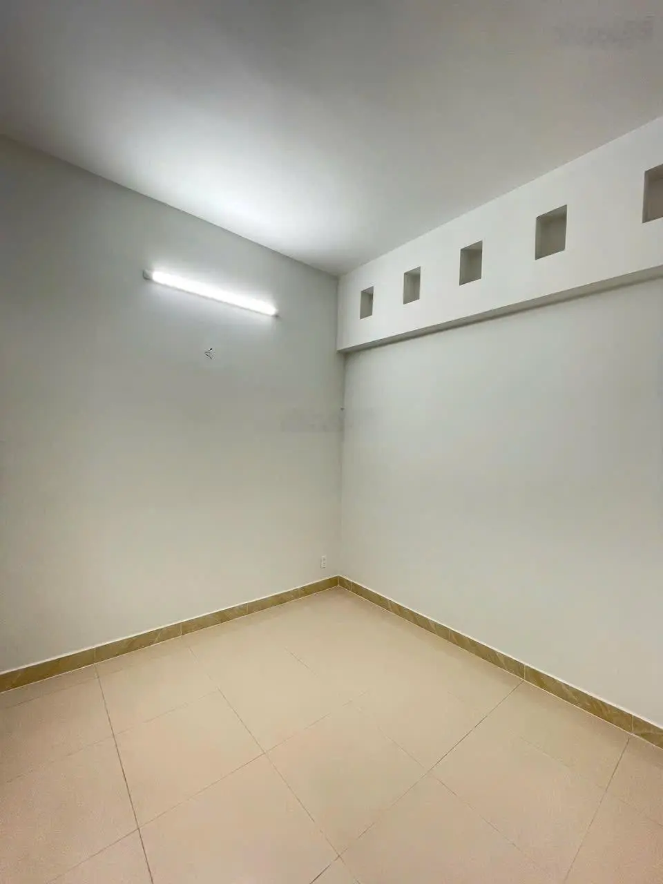 Nhà Trệt- 2 Lầu. Gần Làng ĐHQG Tp.HCM. DT: 73M2. Giá: 4.1 Tỷ Tl