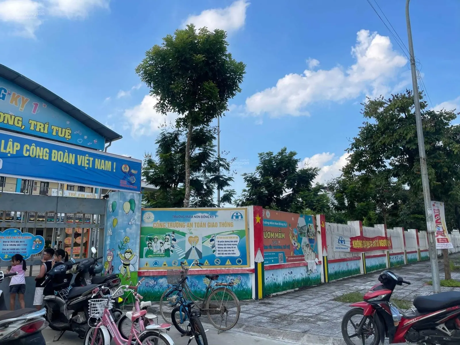 Chính chủ em bán đất đẹp đối diện cổng trường cấp 1 tại Vườn Sen Từ Sơn LH 0326 569 ***