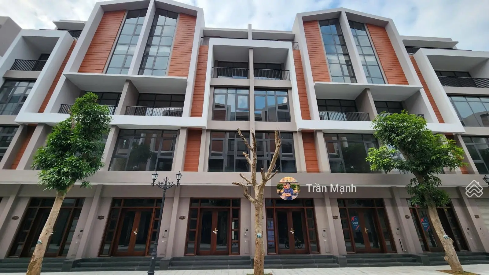 Cần bán nhà liền kề 5 tầng giá 8,8 tỷ tại Vinhomes Ocean Park 3. Gần Grand Word và công viên nước