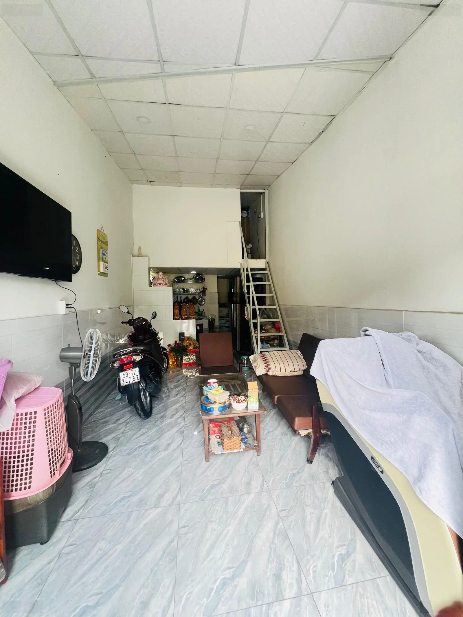 Bán nhà mặt đường kinh doanh, Quận 7, đường 20m sầm uất DT 3,3 x 16m nhà 1PN 1 tỷ 620triệu