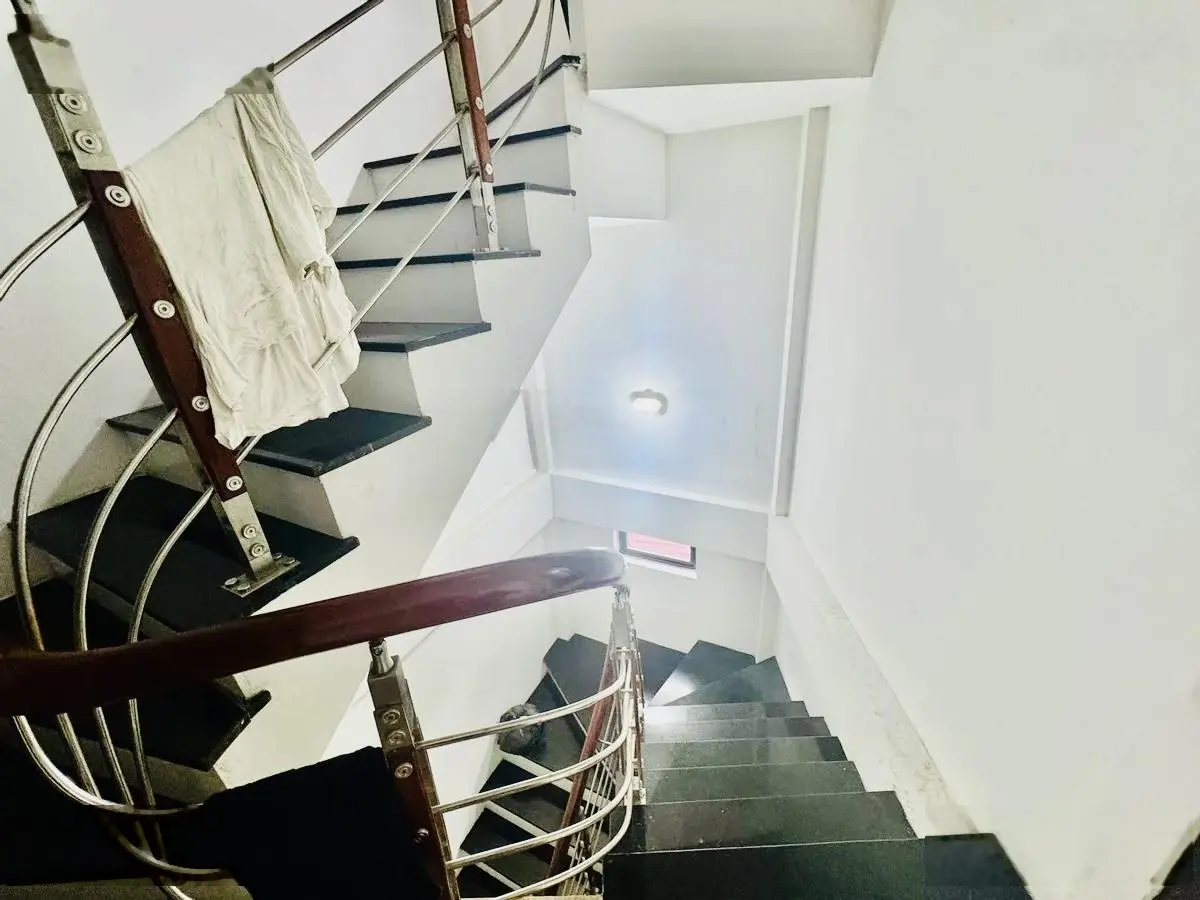 Căn góc 3 thoáng - kinh doanh - cách mặt phố 10m - nhà đẹp đủ công năng
