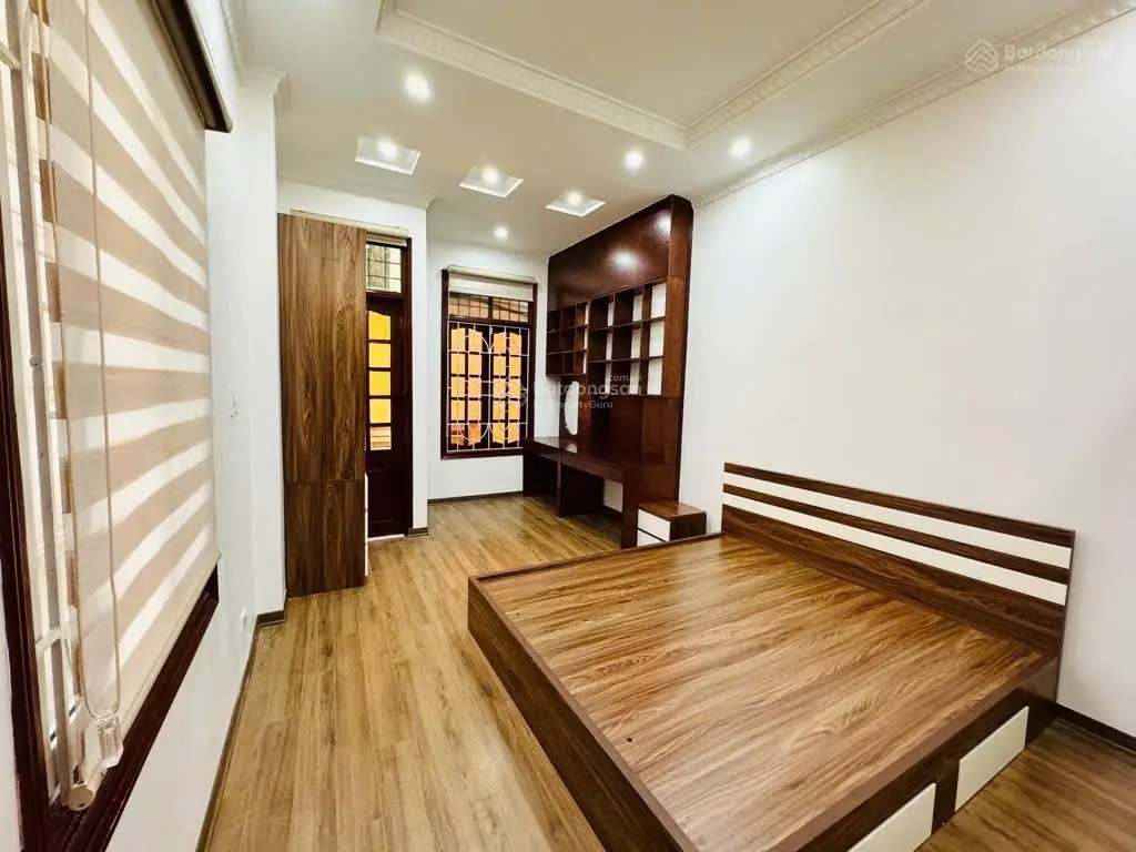 Bán Nhà Mới Xây, Ngõ Ô Tô, Diện Tích 43m trên đường Nguyễn Khang - Giá Chỉ Nhỉnh Hơn 10 Tỷ