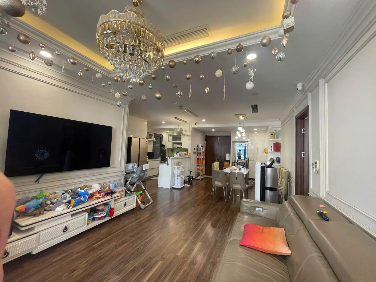 Chính chủ cần bán căn 4PN thuộc tòa N01T8 Đông Nam view nội khu. Giá thương lượng trực tiếp
