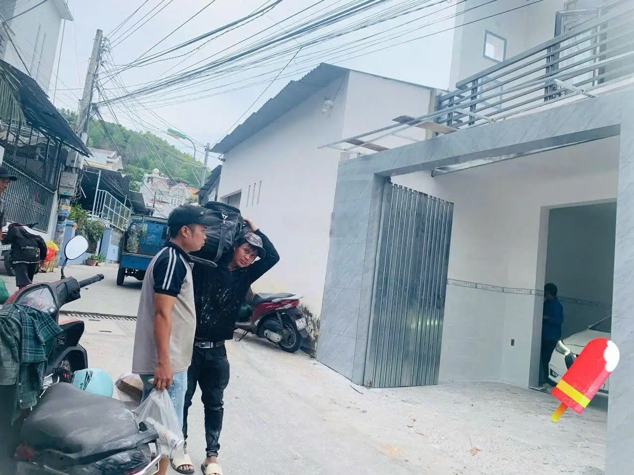 Nhà 2 tầng hẻm Ngô Đến Nha Trang đường oto 4ty2 gần biển gần trường đại học