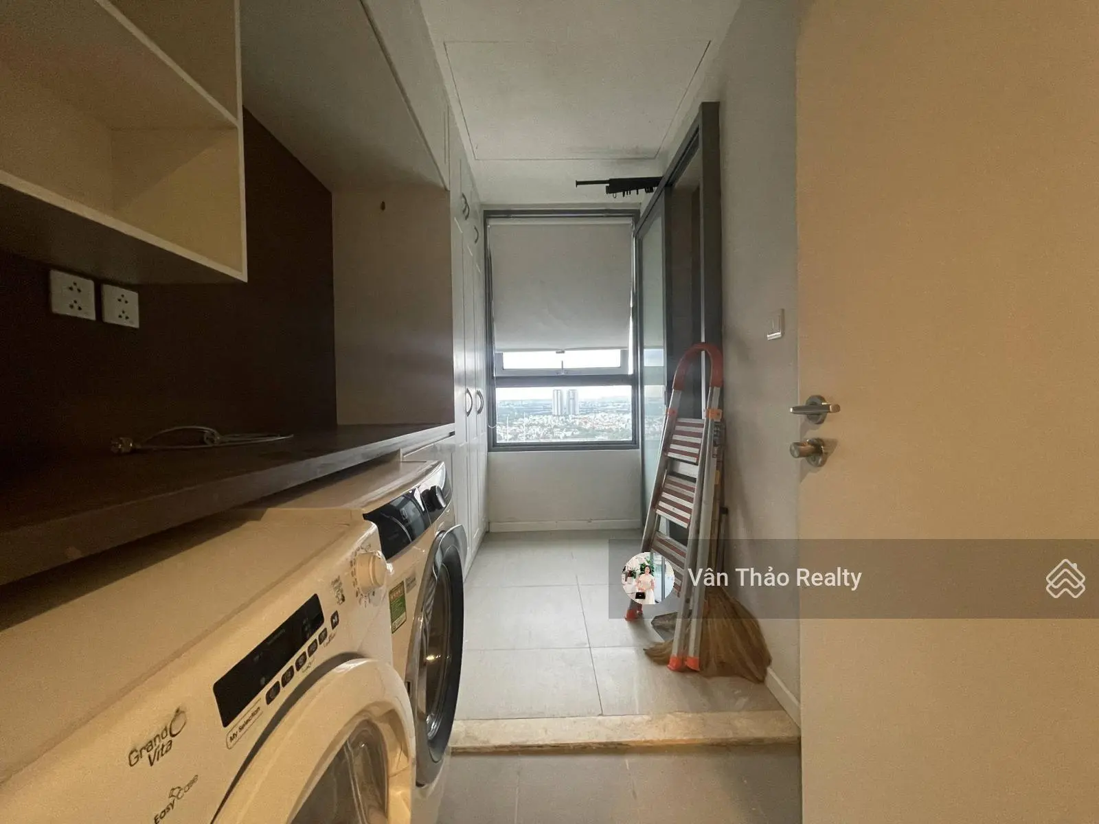 (Diện tích lớn 137m2) Căn hộ 3PN góc - Full kính 2 mặt - Nội thất cơ bản - Đảo Kim Cương Quận 2