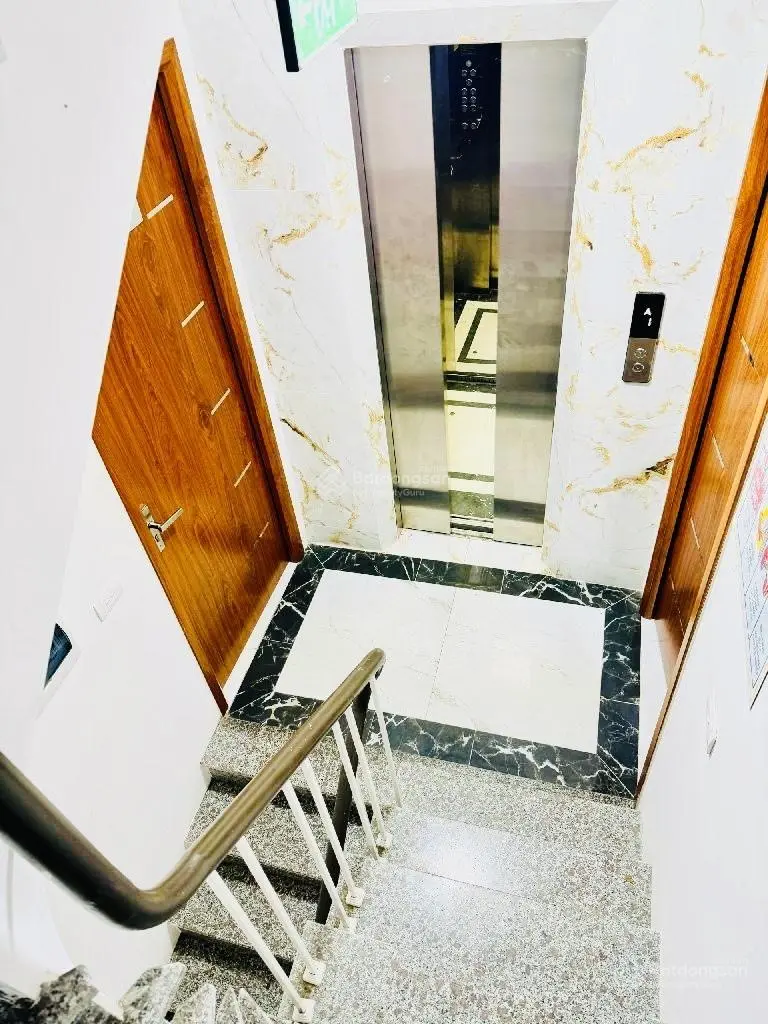 Bán CHCC 7 tầng Pháo Đài Láng, thang máy, PCCC, thang thoát hiểm, dòng tiền 70tr/tháng, 16.8 tỷ