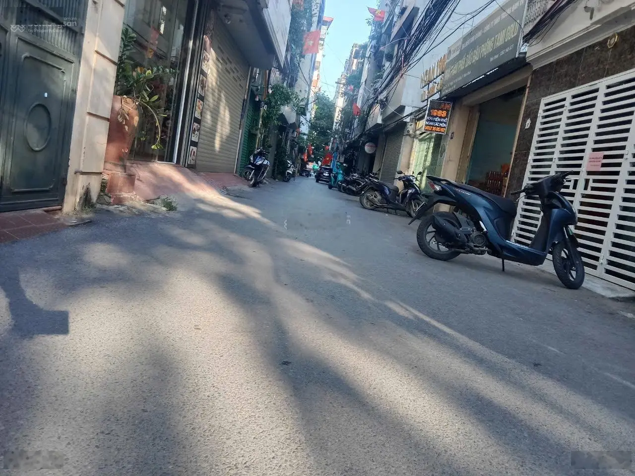 Bán đất tặng nhà 140m2, MT 10m, 2 thoáng, ô tô tránh, kinh doanh Tố Hữu, Nam Từ Liêm, giá 38 tỷ