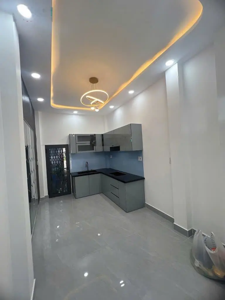 Bán gấp nhà Đẹp MT Chánh Hưng, P.Hưng Phú Q8. DT40m2. Giá chỉ 5,2tỷ.